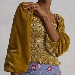 ANTHROPOLOGIE Gold Velvet
Smock Crop Top Size M
